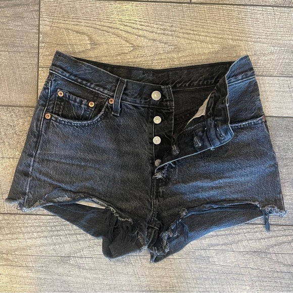 Levi’s 501 Original Mid Rise Black Cut-Off Denim Shorts - Picture 6 of 12